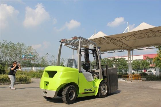 SNSC Xe nâng diesel 3 tấn Trung Quốc Xc490 Xe nâng chạy bằng diesel