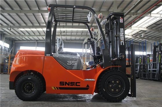 3.5T Xe nâng diesel nhỏ Máy nâng diesel màu cam Máy nâng Isuzu Nhật Bản