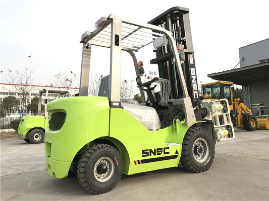 2000kgs xe nâng diesel tùy chỉnh 2 giai đoạn / 3 giai đoạn Mast