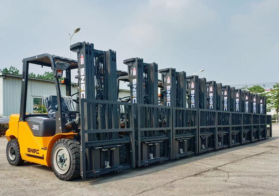 6600LBS 7700LBS Nhà sản xuất xe nâng diesel 3500kgs Xe nâng chạy bằng động cơ diesel