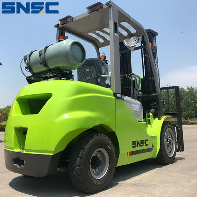 SNSC Xe nâng 3.5 tấn chạy bằng xăng