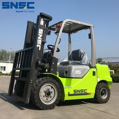 Side Shifter 4x4 xe nâng YUNNEI Động cơ 3500kg Xe nâng nhỏ ngoài đường