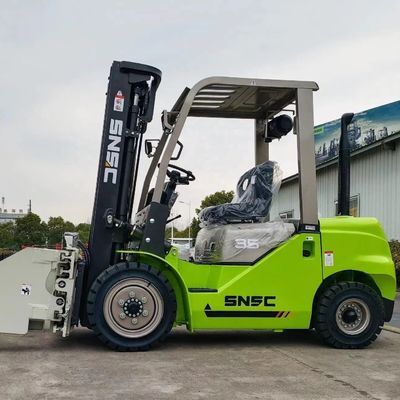 Side Shifter 4x4 xe nâng YUNNEI Động cơ 3500kg Xe nâng nhỏ ngoài đường