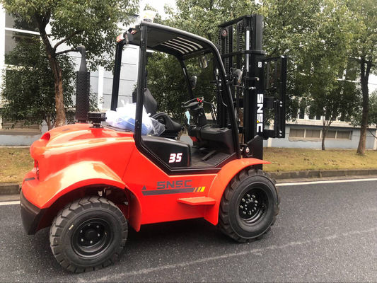 3000kg-5000kg 4wd Đường cao ga ngoài đường Đường cao ga nâng xe nâng