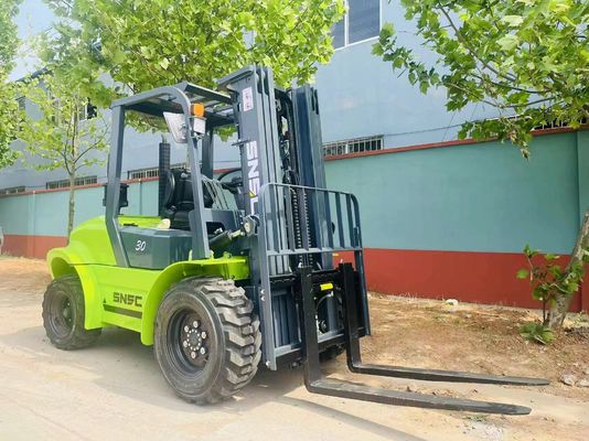 3000kg-5000kg 4wd Đường cao ga ngoài đường Đường cao ga nâng xe nâng